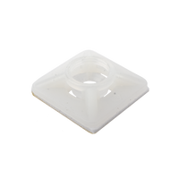 Base Autoadherible para Cinchos Práctica y Eficiente para la Organización y Fijación de Cables, Fabricada en Nylon Resistente y de Color Natural con una Medida de 19x19 mm, Paquete con 100 Piezas (4210-00001)