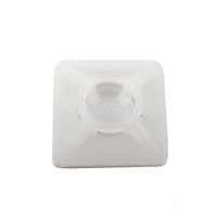 Base Autoadherible para Cinchos Práctica y Eficiente para la Organización y Fijación de Cables, Fabricada en Nylon Resistente y de Color Natural con una Medida de 19x19 mm, Paquete con 100 Piezas (4210-00001)