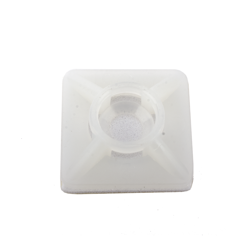 Base Autoadherible para Cinchos Práctica y Eficiente para la Organización y Fijación de Cables, Fabricada en Nylon Resistente y de Color Natural con una Medida de 19x19 mm, Paquete con 100 Piezas (4210-00001)