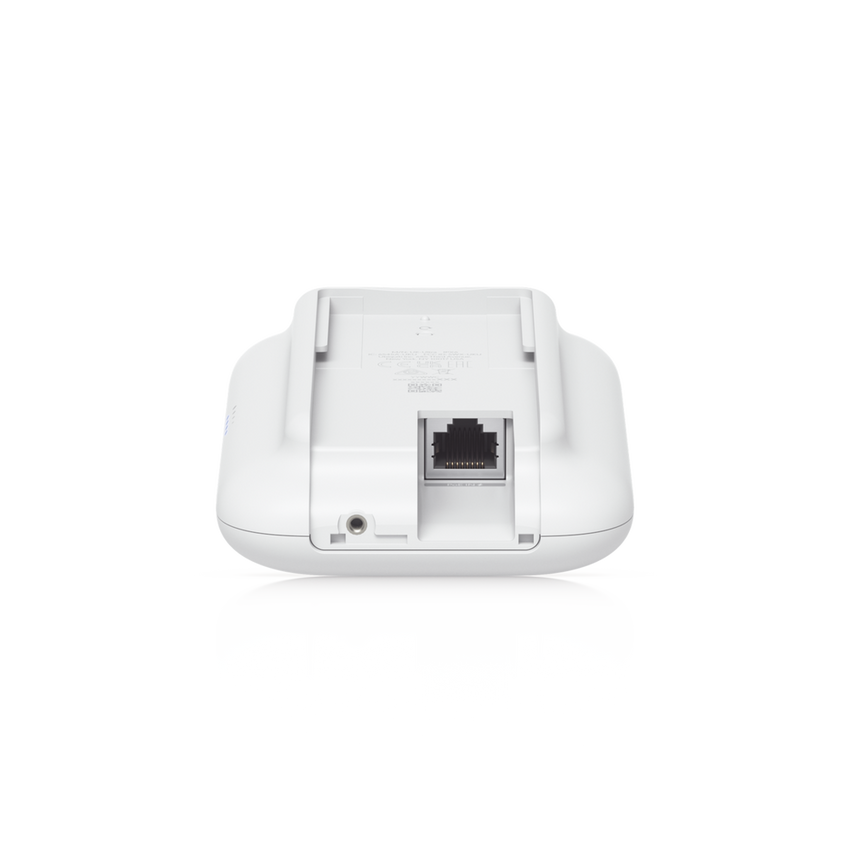 Access Point UniFi UK Ultra Navaja Suiza WiFi 5, MU-MIMO 2x2, instalación flexible, antena omnidireccional integrada, (2) conectores RP-SMA para antenas externas, para interior o exterior (IPX6)