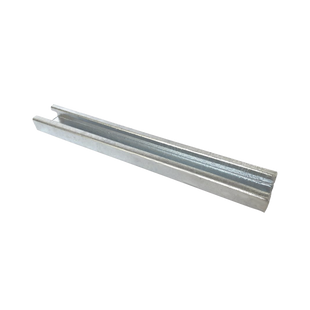 Unicanal liso 4x2, 3000 mm, con acabado Galvanizado por inmersión en caliente