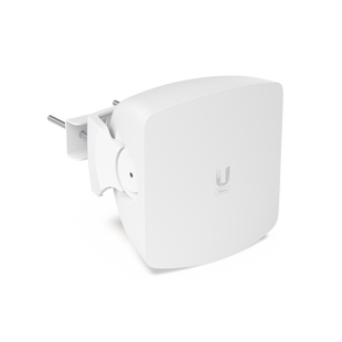 UISP Access Point Multipunto Tecnología Wave en 60 Ghz, hasta 15 estaciones, hasta 5.4 Gbps, respaldo en 5 Ghz. 1 puerto SFP+ 10G, 1 puerto 2.5g Gbps, con GPS