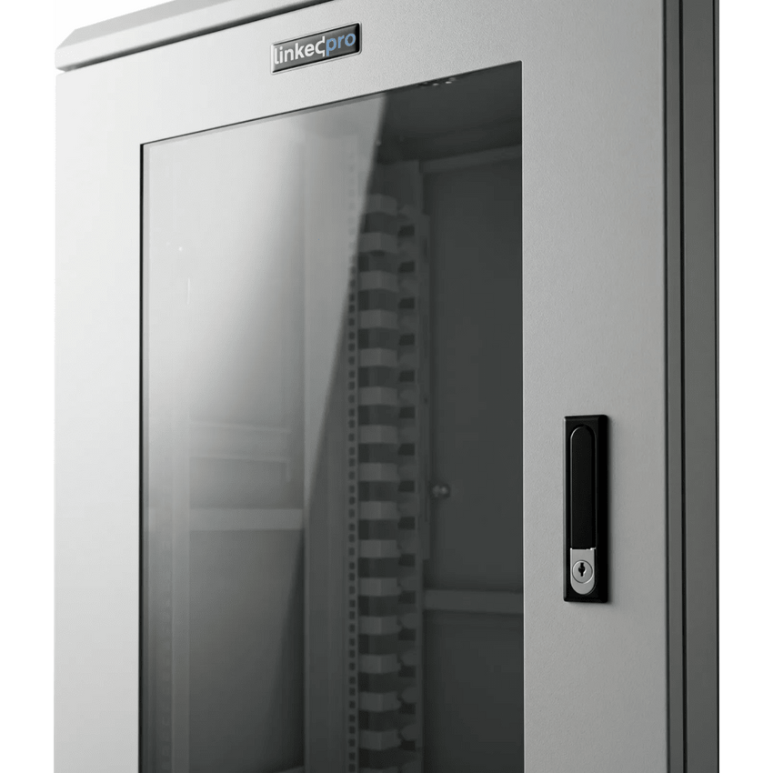 Gabinete Rack 19 Pulgadas / 18 Unidades / Piso / Puerta de Cristal / Acero Calibres 16-18-20 / Capacidad 750 kg (1653.5 lb) / Dimensiones 60 cm (23.6 in) x 93 cm (36.6 in) x 46 cm (18.1 in)