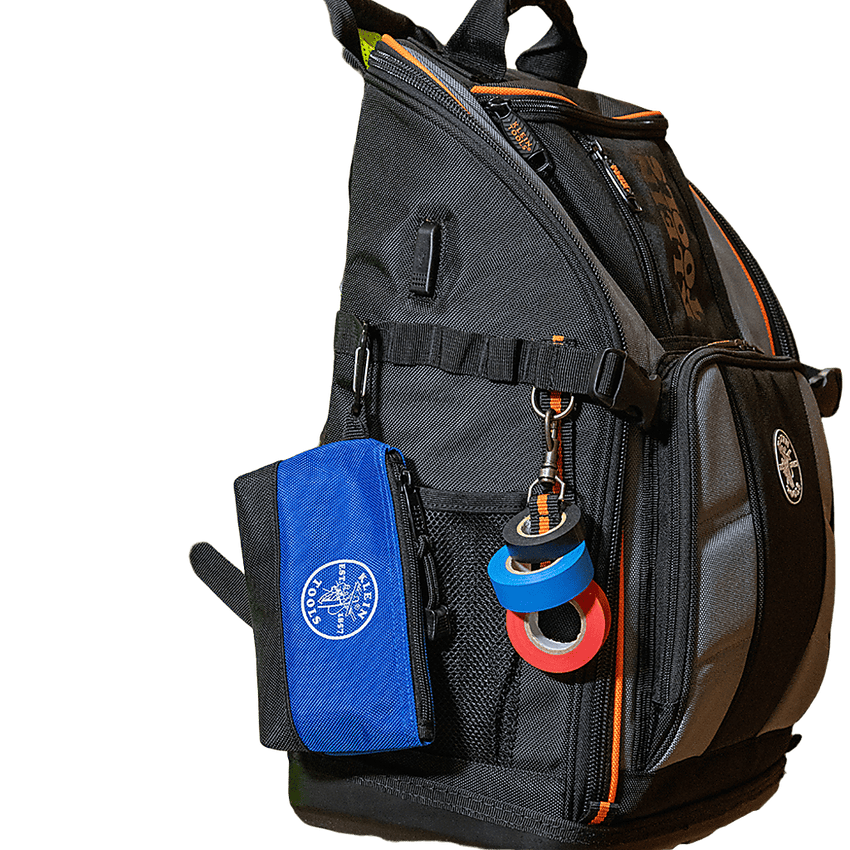 Mochila Profesional para Herramientas / 27 Bolsillos / Acceso Rápido y Estación de Trabajo / Base Moldeada Ancha / Interior Naranja / USB-C / Soporte para Lámpara