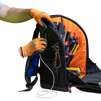 Mochila Profesional para Herramientas / 27 Bolsillos / Acceso Rápido y Estación de Trabajo / Base Moldeada Ancha / Interior Naranja / USB-C / Soporte para Lámpara