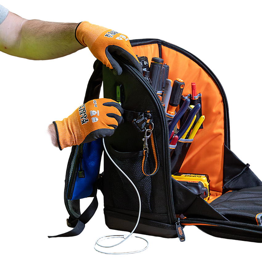 Mochila Profesional para Herramientas / 27 Bolsillos / Acceso Rápido y Estación de Trabajo / Base Moldeada Ancha / Interior Naranja / USB-C / Soporte para Lámpara
