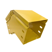 CHFIBER CURVA VERTICAL EXTERIOR A 45° DE ALUMINIO PERALTE 4" ANCHO 4" RADIO 8" CON RECUBRIMIENTO EN PINTURA EPÓXICA, INCLUYE TAPA , UN PAR DE COPLES Y TORNILLERÍA.