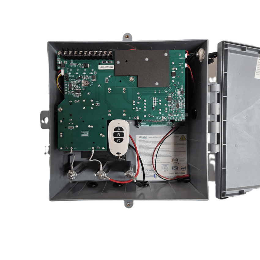Energizador para Cerco Eléctrico AF-CR / 10,000 Volts / 10,000 Metros Lineales / Alimentación AC 127-220V o Solar / Control Remoto RF 433 MHz / Sistema de Alarma Integrado / Salida Auxiliar 12Vdc 1.5A / Respaldo con Batería Interna 4A