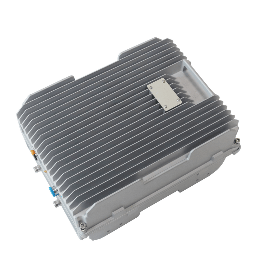 COBERTURA DE HASTA 5 km / Amplificador de Señal Celular / Banda 5, 850 MHz / 20 Watts de Potencia / Banda Ancha Multioperador / Protección Autoexcitación / Monitoreo USB / Gabinete IP65.