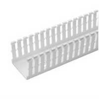 Canaleta Ranurada Angosta de PVC Sin tapa, Tipo F, 32 mm de Ancho, 79.4 mm de Alto y 1.8 m de Largo, Color Blanco