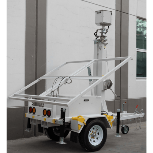 Traila / Remolque con Mástil Retráctil de 7.5 m. para Videovigilancia o Iluminación, con capacidad para Instalar Módulos Solares y Baterías (No incluidos)