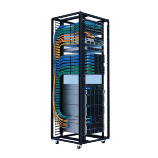 Organizador Vertical de Cables para Rack 45 UR (79 in) / Acero Negro RAL 9005 / Sección 95x208 mm (3.7x8.2 in) / Capacidad 726 Cables / Dedos cada 1.75 pulg / ProLine S1 HOFFMAN